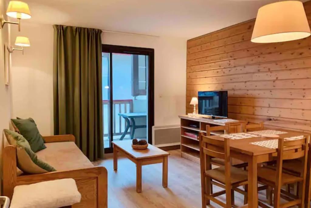 Charmant T3 Avec Vue Montagne Et Parking Privatif Font-Romeu-Odeillo-Via 외부 사진